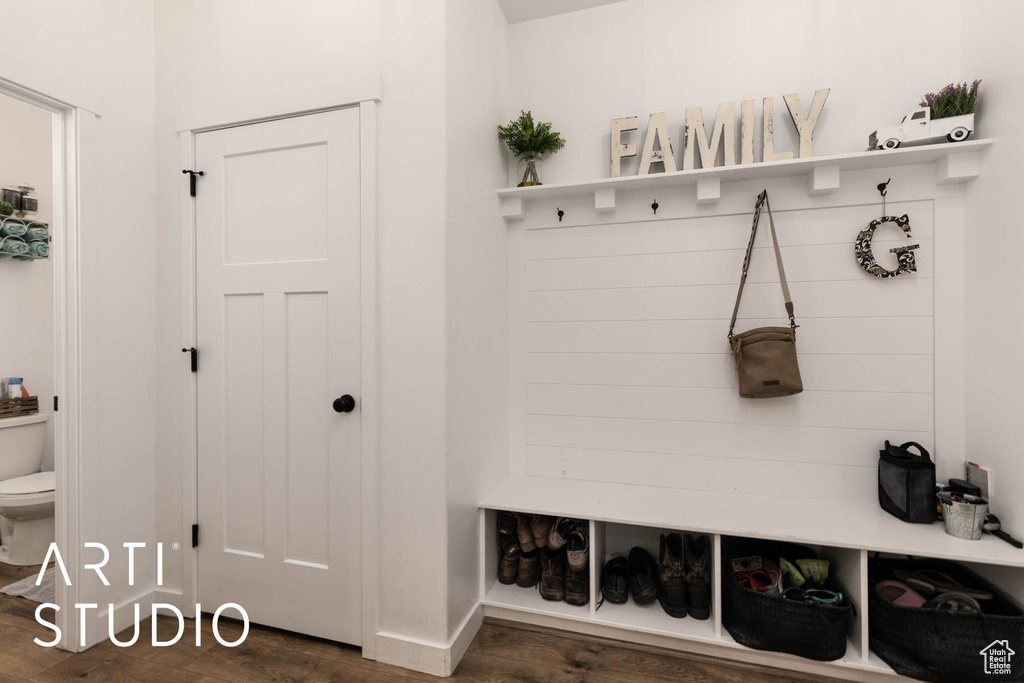 Photo 16 for MLS #2108772 at 1102 S Red Barn View Dr