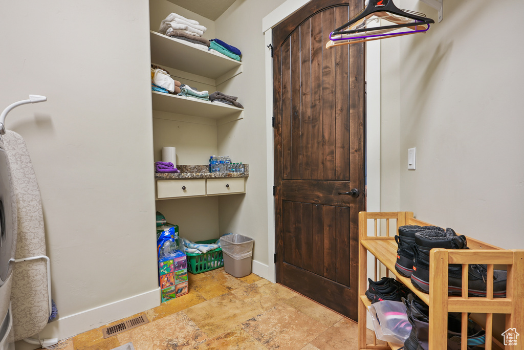 Photo 33 for MLS #2108789 at 818 W Summit Haven Cir