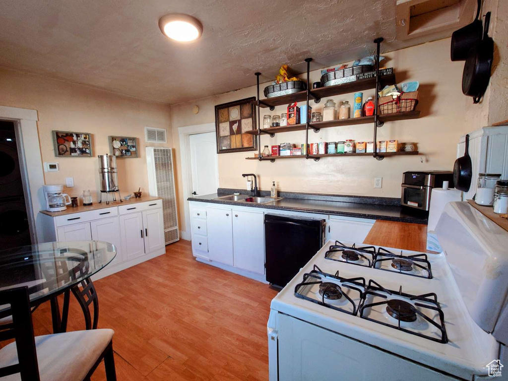 Photo 5 for MLS #2108790 at 3260 Ogden Ave