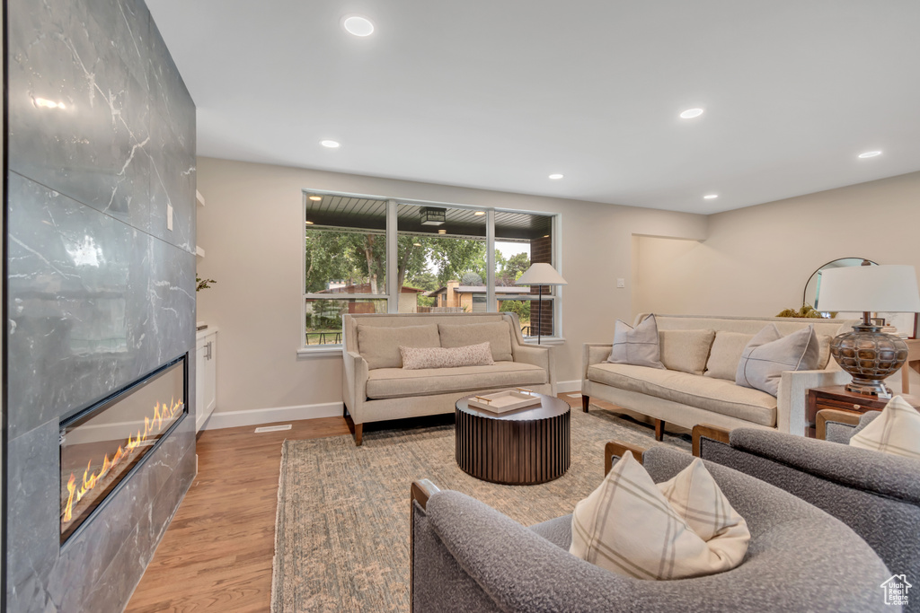 Photo 6 for MLS #2108791 at 1617 E Meadowmoor Rd