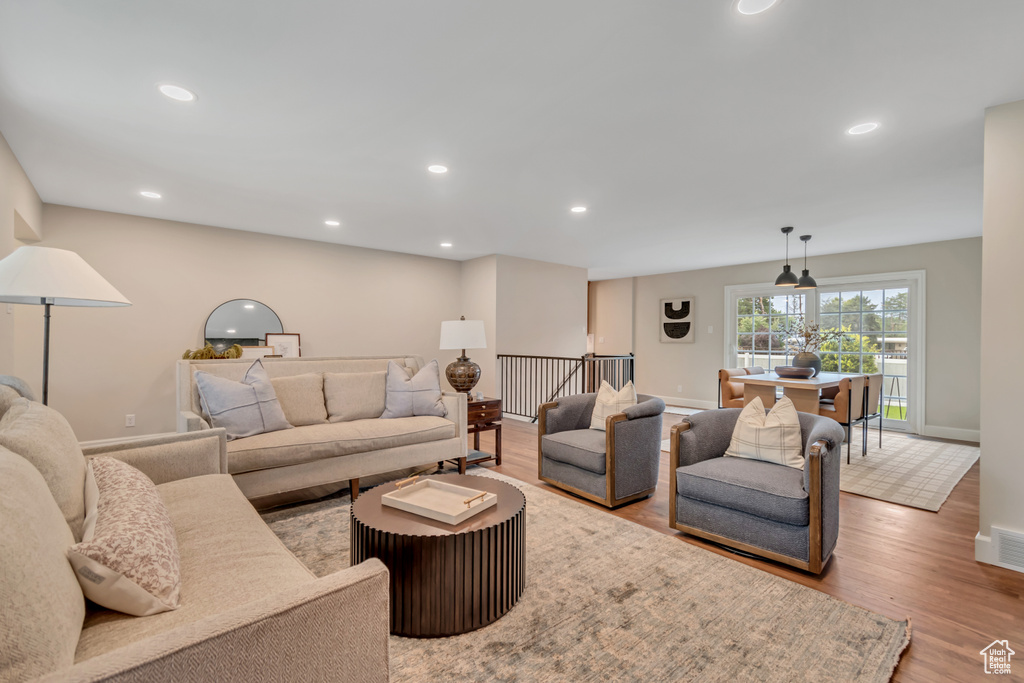Photo 7 for MLS #2108791 at 1617 E Meadowmoor Rd