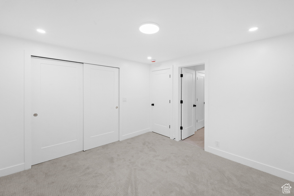 2523 E OAK GROVE DR Sandy, UT 84092