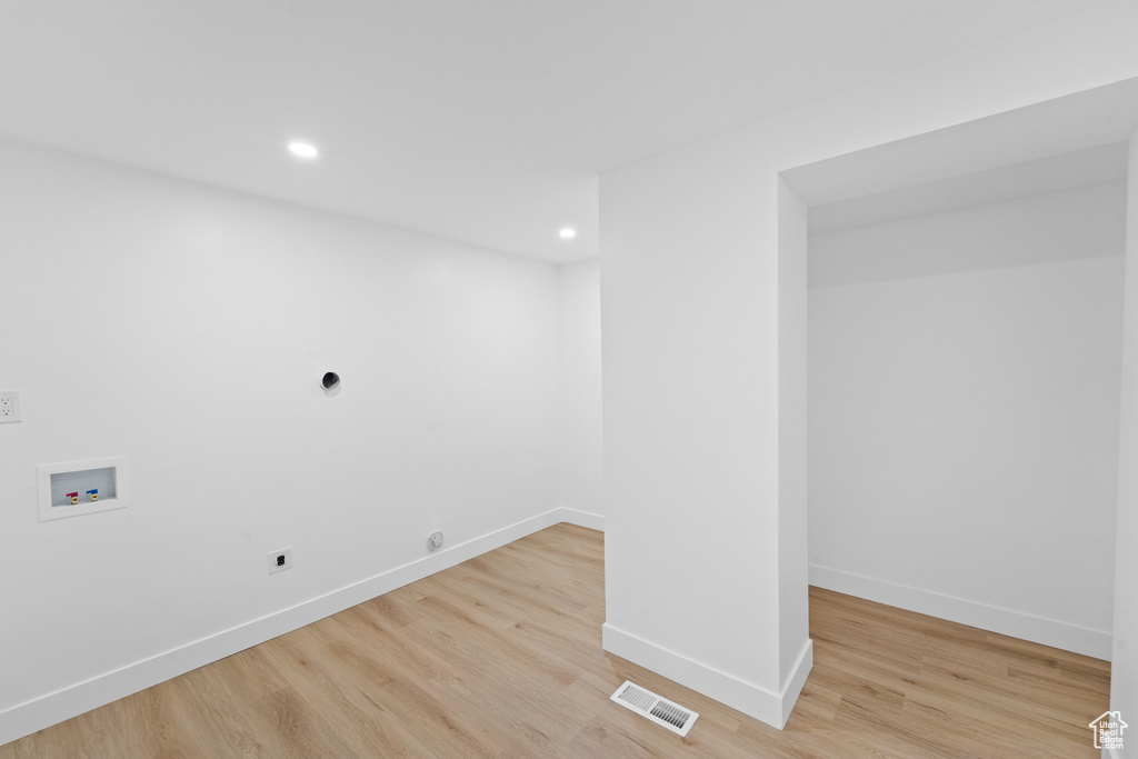2523 E OAK GROVE DR Sandy, UT 84092