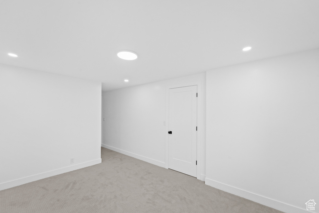 2523 E OAK GROVE DR Sandy, UT 84092
