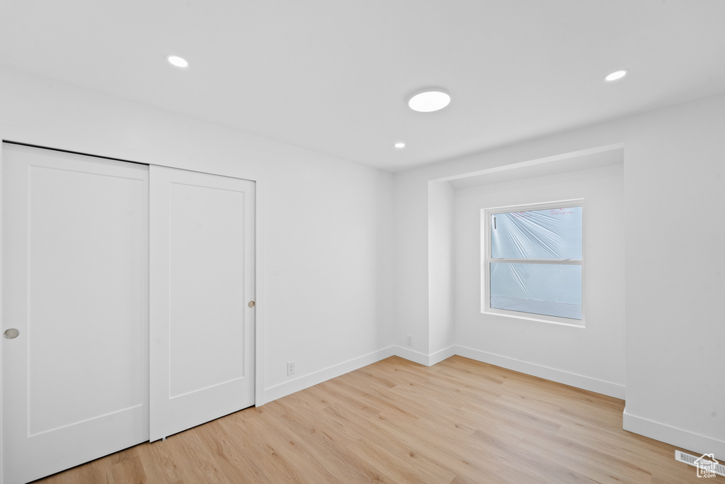2523 E OAK GROVE DR Sandy, UT 84092