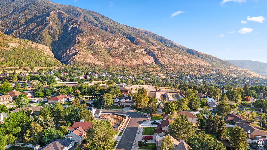 2523 E OAK GROVE DR Sandy, UT 84092