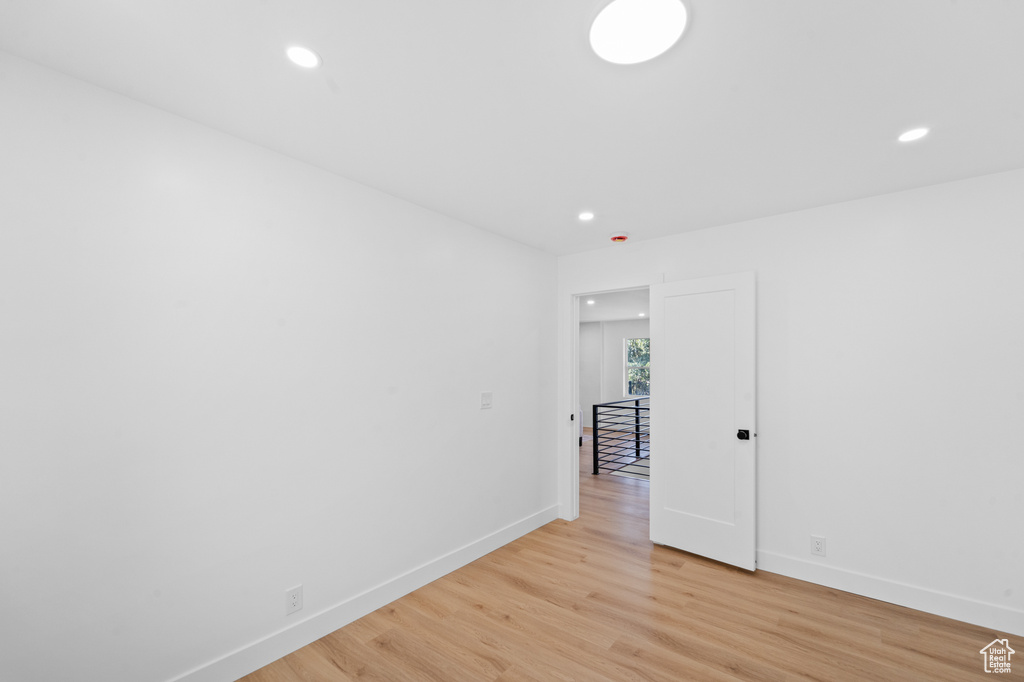 2523 E OAK GROVE DR Sandy, UT 84092
