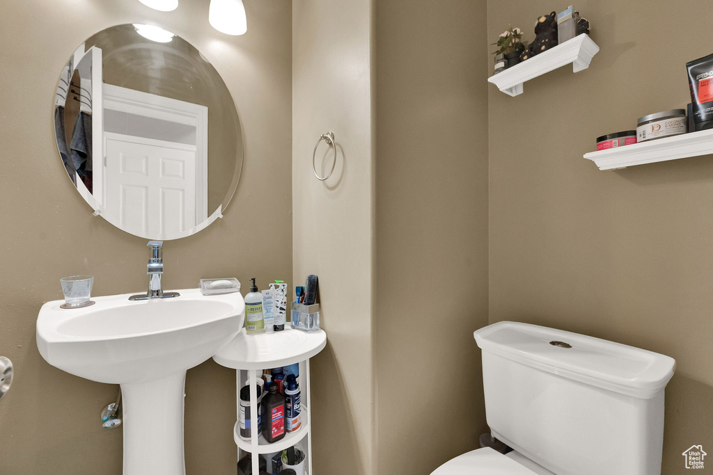 717 SAND DOLLAR DR Sandy, UT 84094