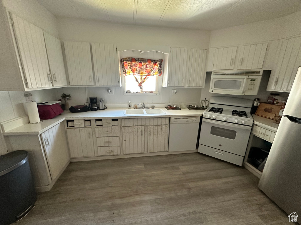 Photo 4 for MLS #2108891 at 470 E Main St