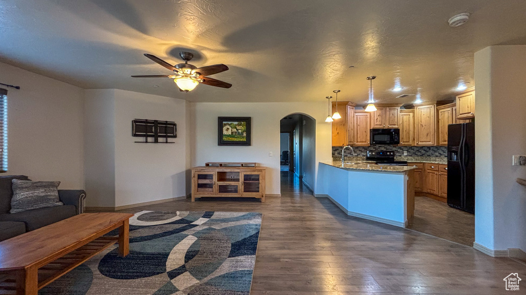 Photo 10 for MLS #2108904 at 325 N Red Stone Rd #133