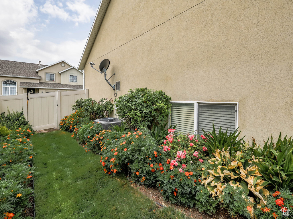 1974 N TRELLIS PL Saratoga Springs, UT 84045