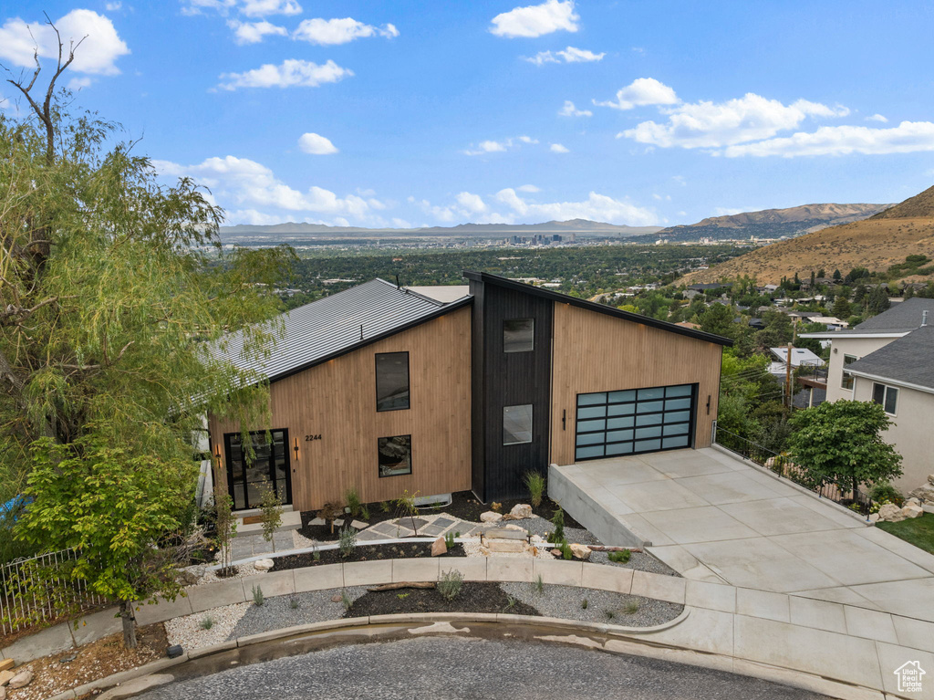2244 S LAKELINE CIR Salt Lake City, UT 84109