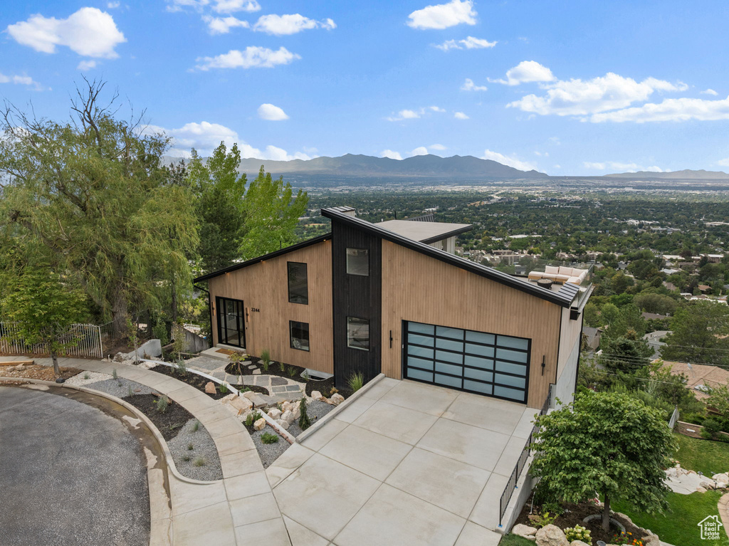 2244 S LAKELINE CIR Salt Lake City, UT 84109