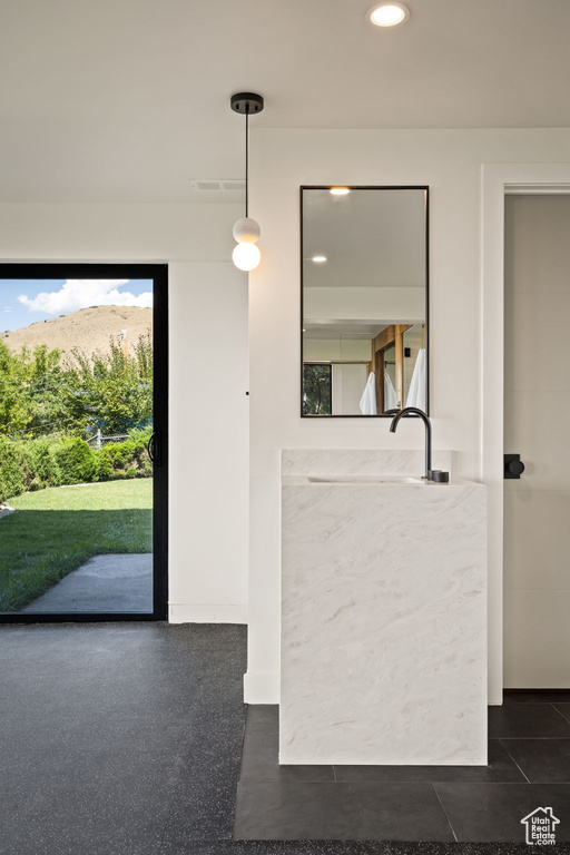 2244 S LAKELINE CIR Salt Lake City, UT 84109