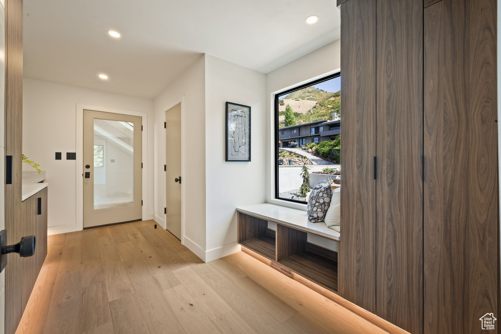 2244 S LAKELINE CIR Salt Lake City, UT 84109