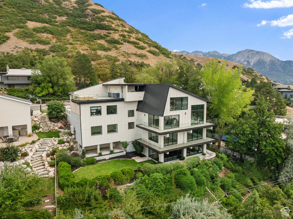 2244 S LAKELINE CIR Salt Lake City, UT 84109