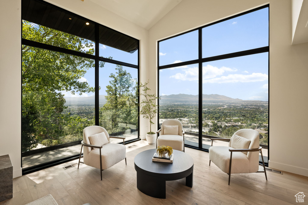 2244 S LAKELINE CIR Salt Lake City, UT 84109