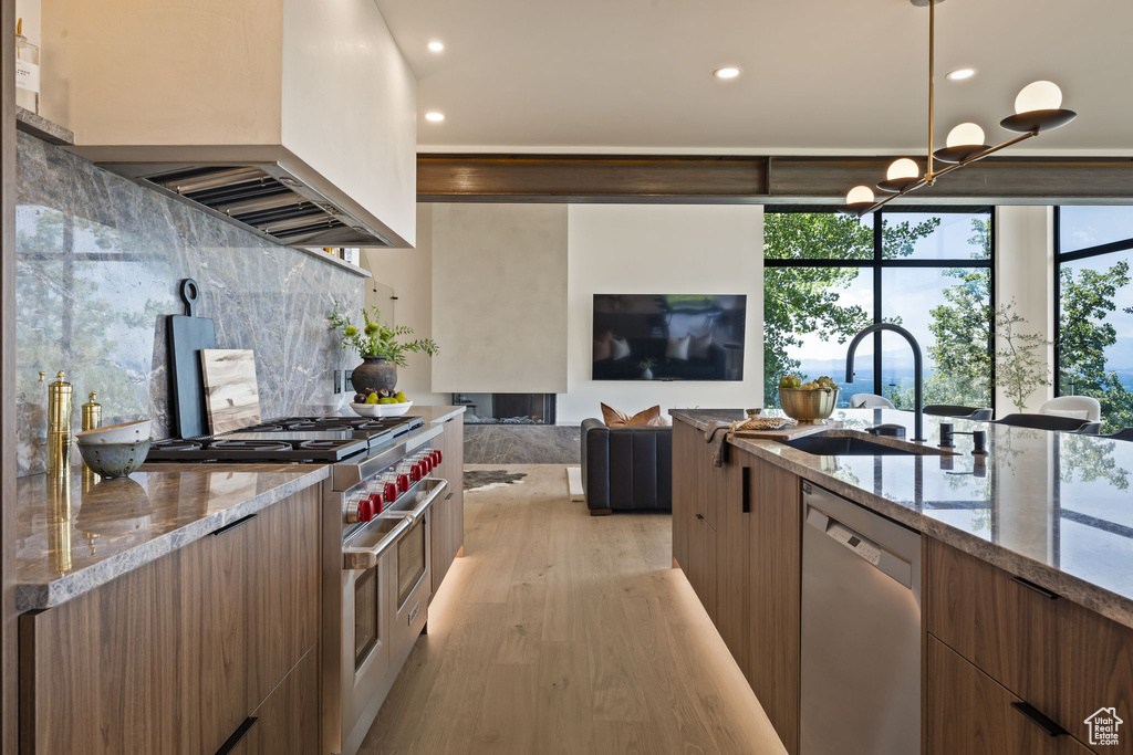 2244 S LAKELINE CIR Salt Lake City, UT 84109