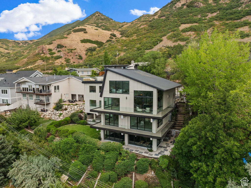 2244 S LAKELINE CIR Salt Lake City, UT 84109