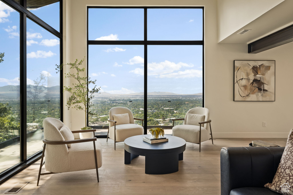 2244 S LAKELINE CIR Salt Lake City, UT 84109