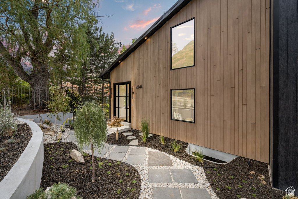 2244 S LAKELINE CIR Salt Lake City, UT 84109