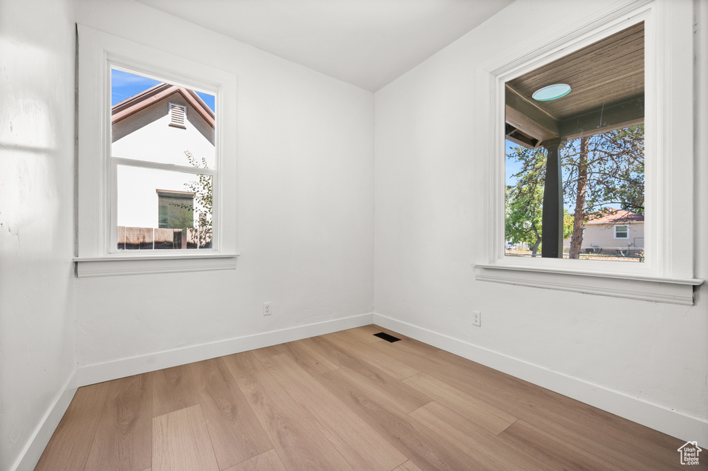 610 S NAVAJO ST Salt Lake City, UT 84104