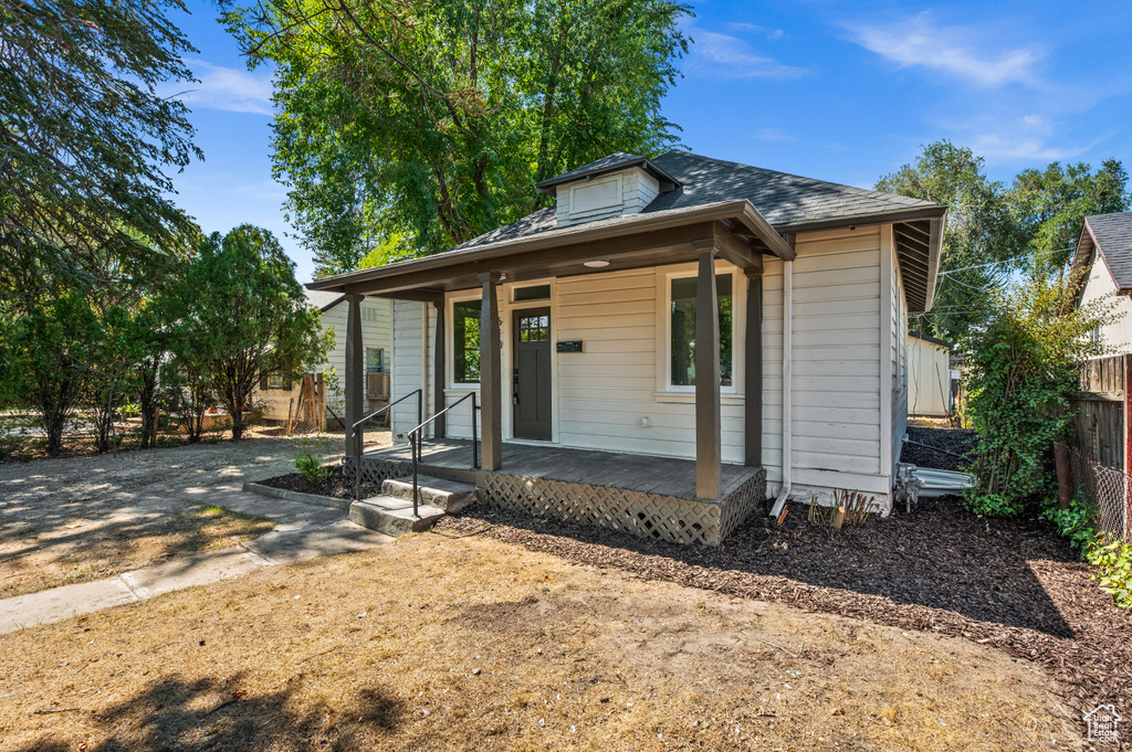610 S NAVAJO ST Salt Lake City, UT 84104