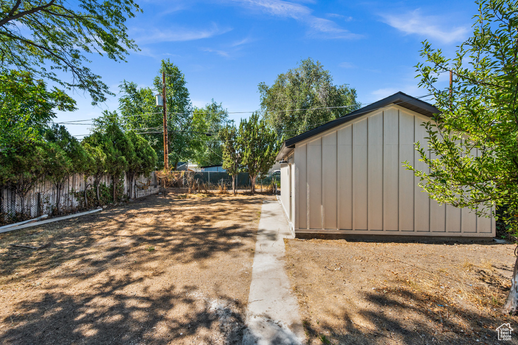 610 S NAVAJO ST Salt Lake City, UT 84104