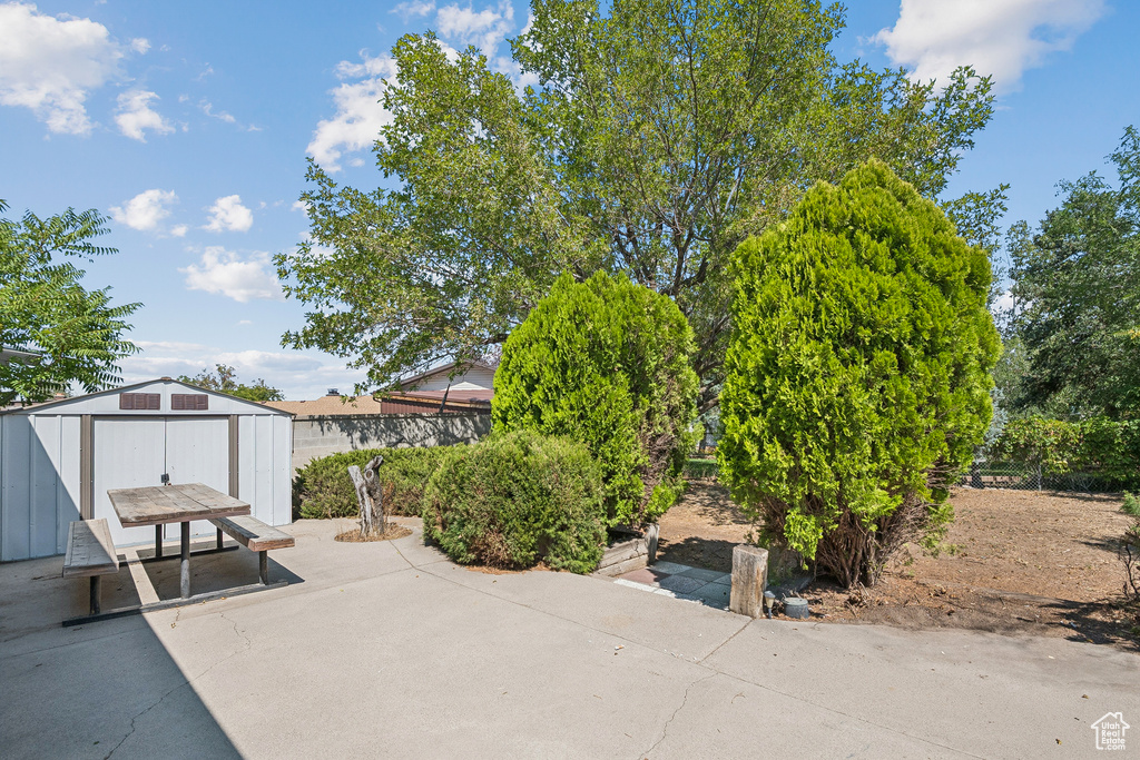 6095 S SIERRA GRANDE DR Taylorsville, UT 84129
