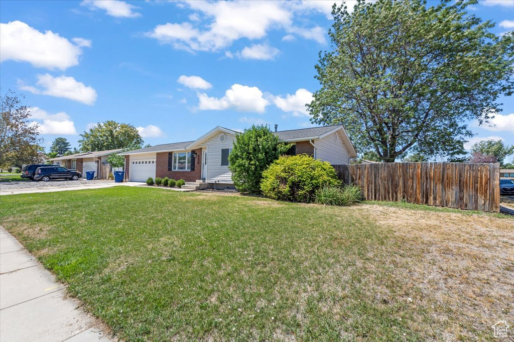 Photo 3 for MLS #2108955 at 4318 S King Arthur