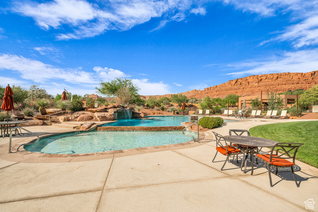 Photo 53 for MLS #2109027 at 2139 W Cougar Rock Cir #195