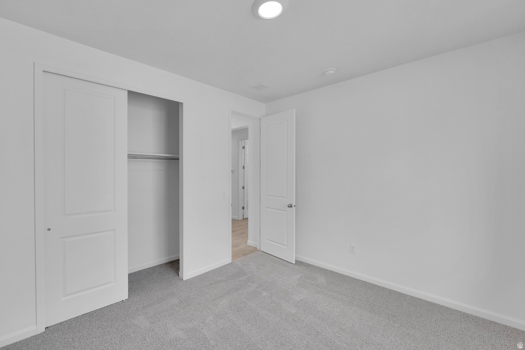 8645 N HALLORAN CT #1323 Lake Point, UT 84074