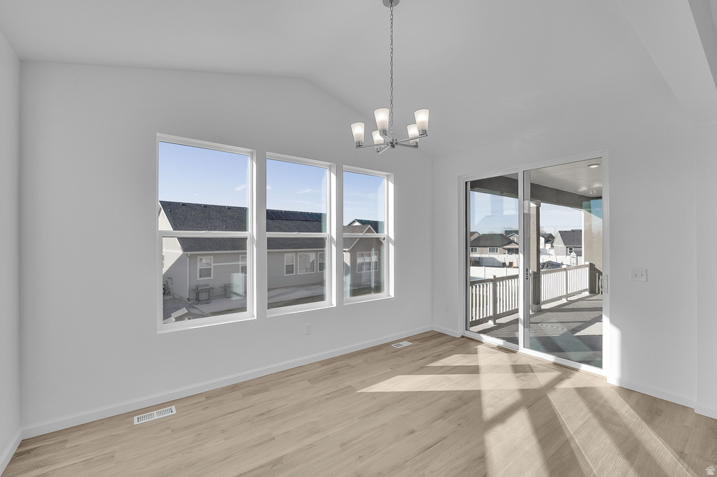 8645 N HALLORAN CT #1323 Lake Point, UT 84074