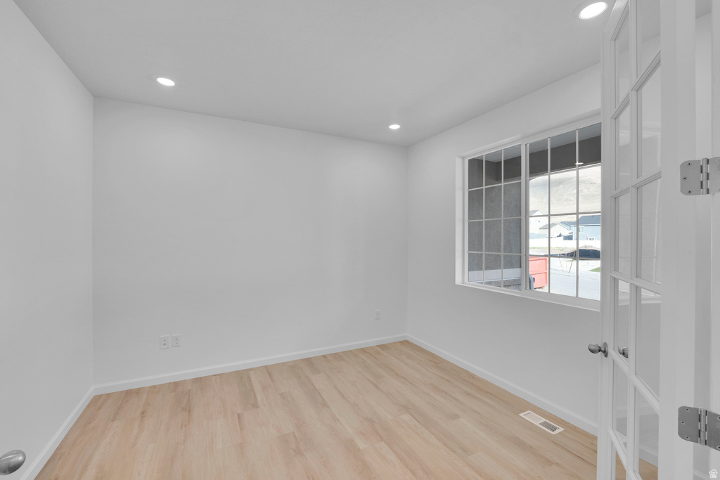 8645 N HALLORAN CT #1323 Lake Point, UT 84074