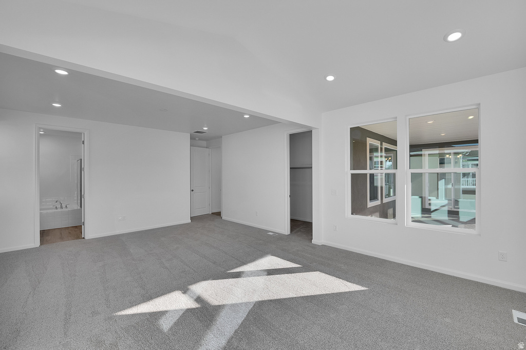 8645 N HALLORAN CT #1323 Lake Point, UT 84074