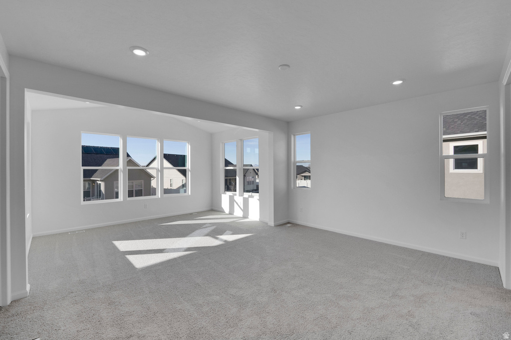 8645 N HALLORAN CT #1323 Lake Point, UT 84074