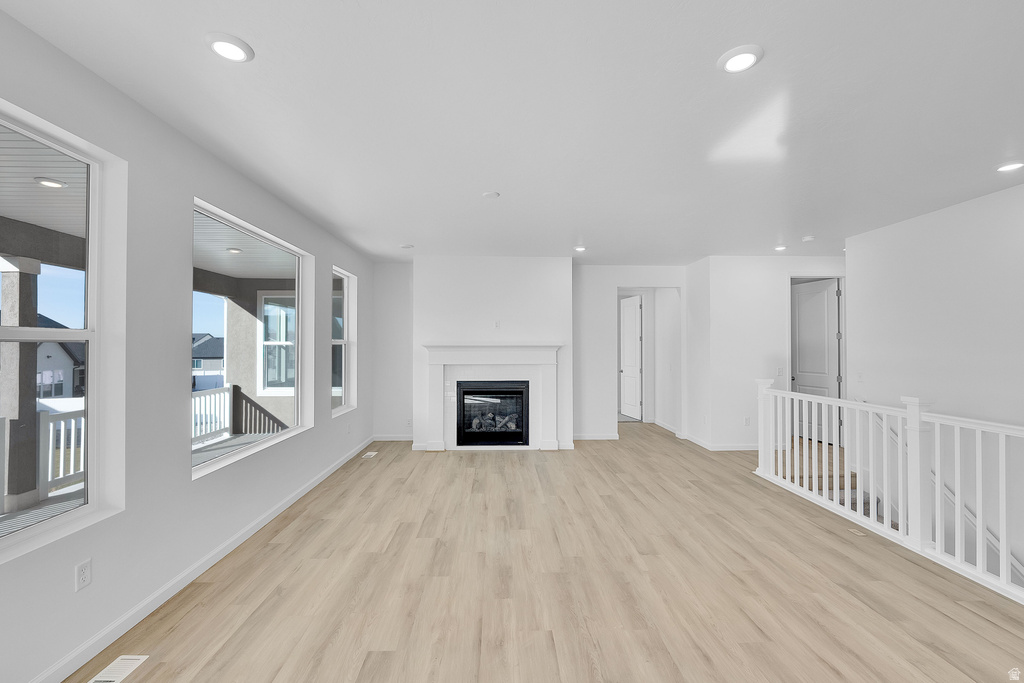 8645 N HALLORAN CT #1323 Lake Point, UT 84074