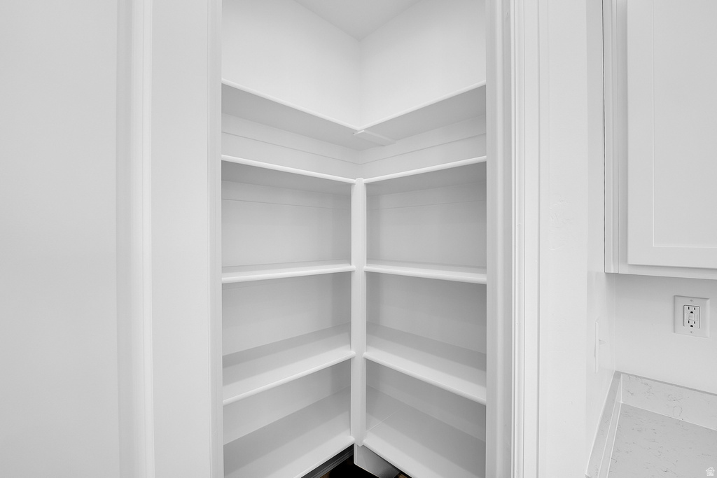 8645 N HALLORAN CT #1323 Lake Point, UT 84074