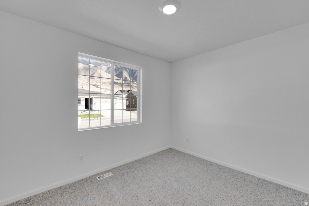 8645 N HALLORAN CT #1323 Lake Point, UT 84074