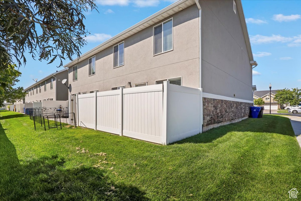 1079 W 2050 S Syracuse, UT 84075