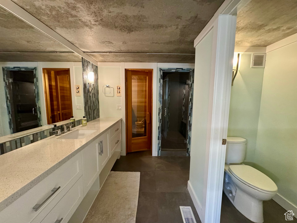 1933 N 1700 W Farr West, UT 84404