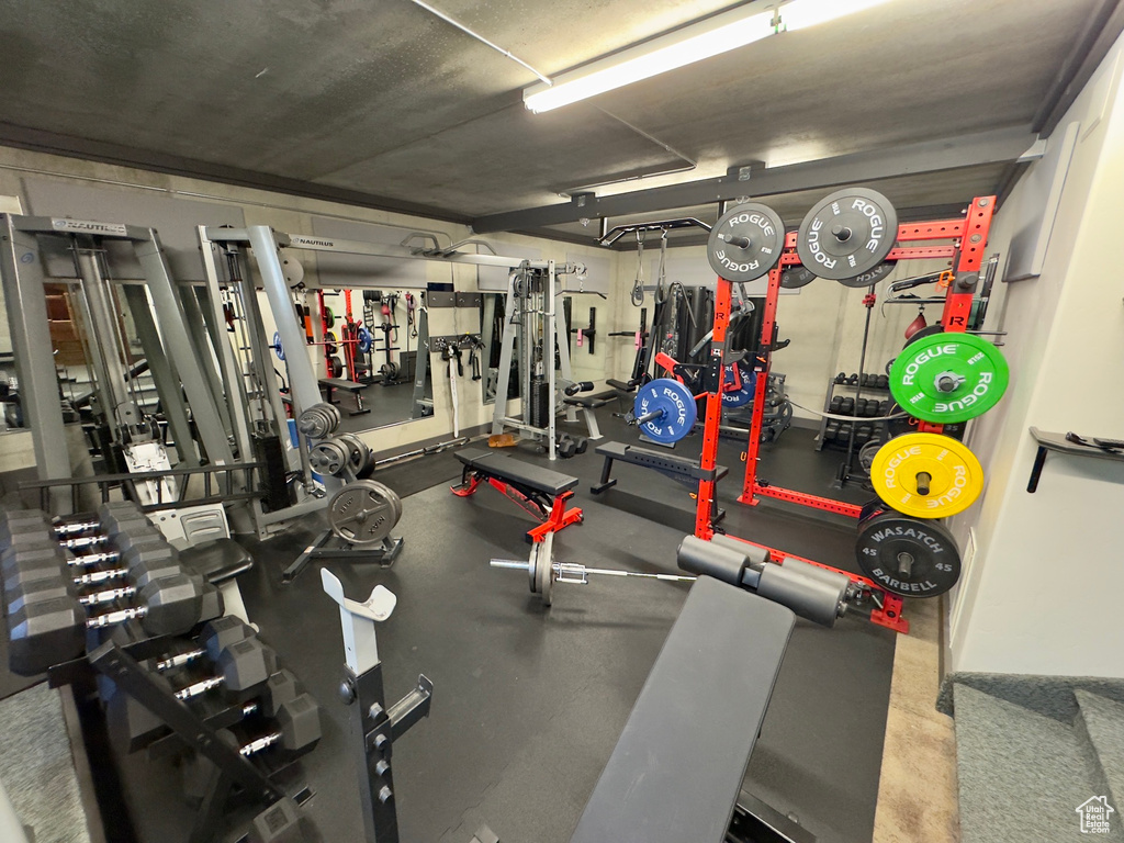 1933 N 1700 W Farr West, UT 84404