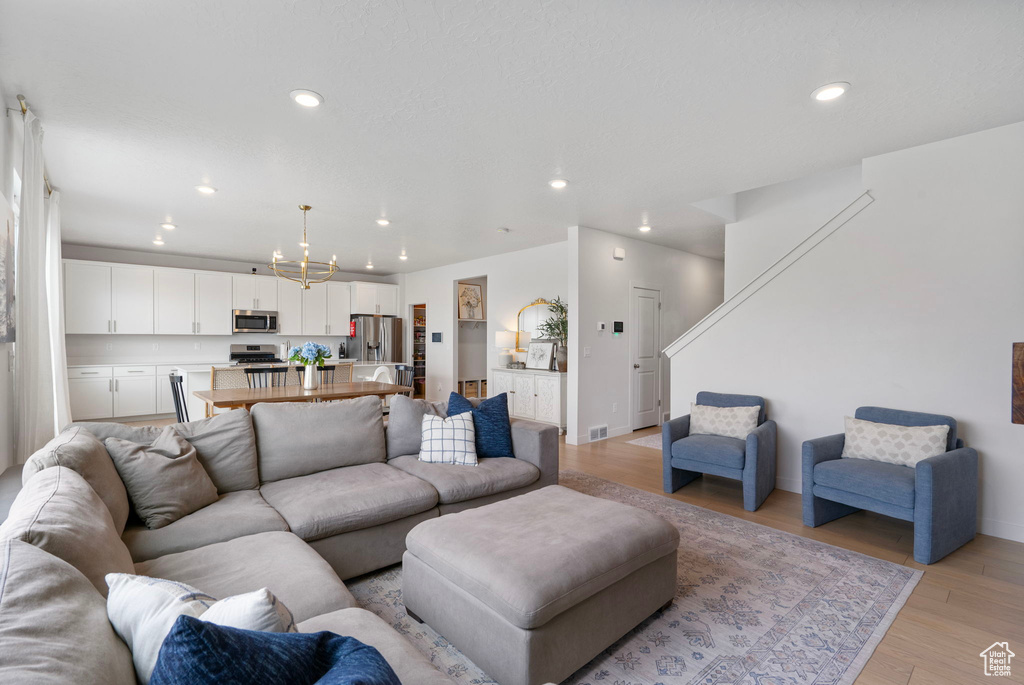 527 W FLORA DR Saratoga Springs, UT 84045