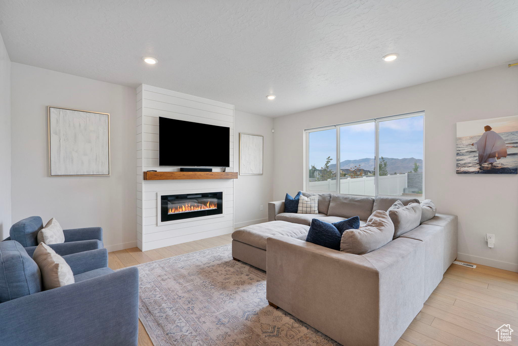 527 W FLORA DR Saratoga Springs, UT 84045