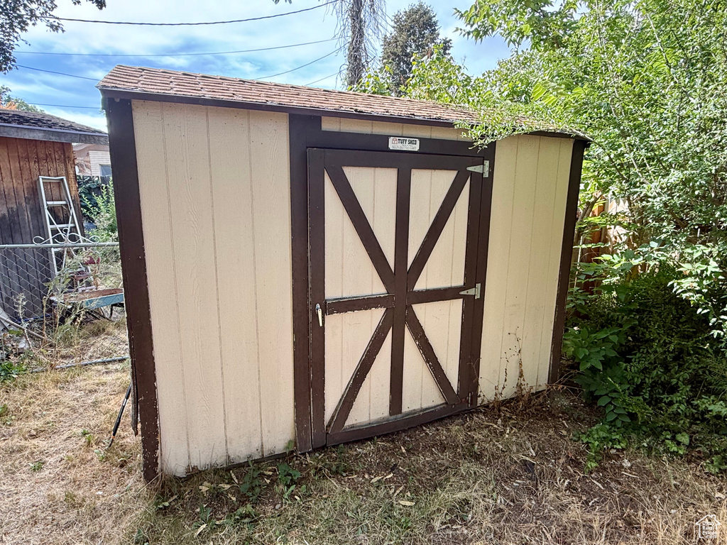 Photo 30 for MLS #2109109 at 1358 E Maplewood Cir