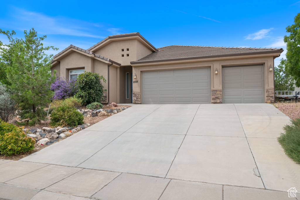 Photo 2 for MLS #2109141 at 1008 S Mulberry Dr