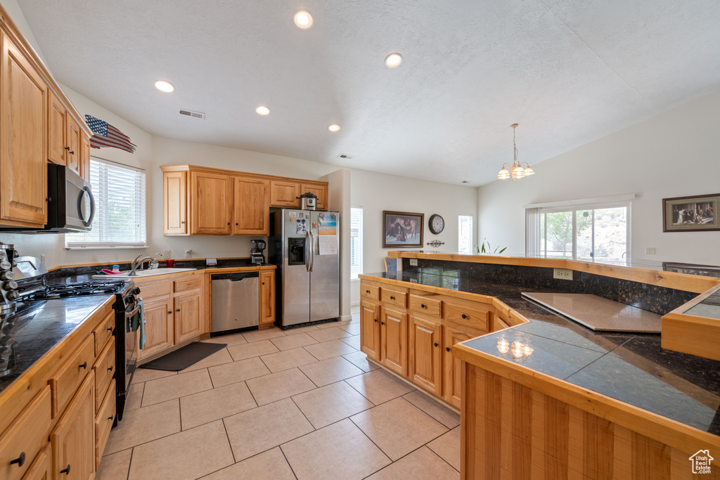 Photo 14 for MLS #2109141 at 1008 S Mulberry Dr