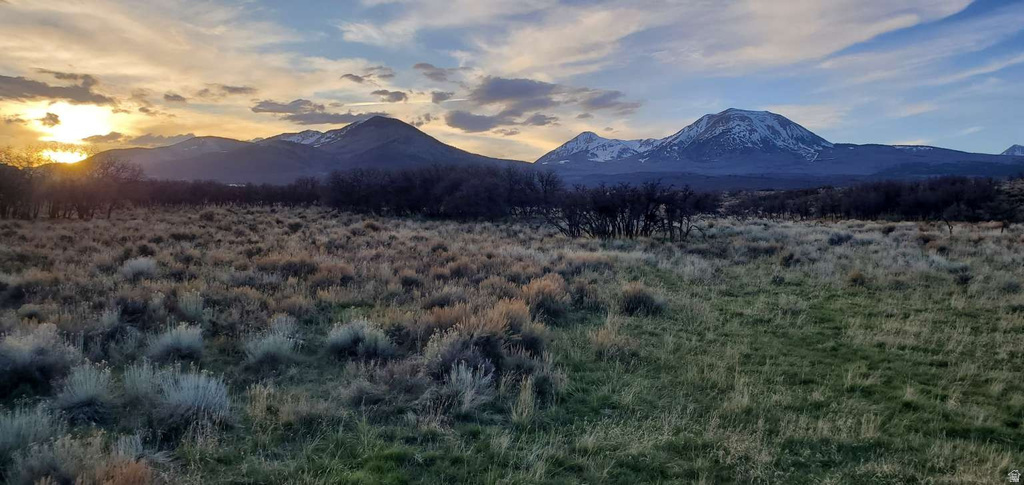 129 DEER CREEK RD La Sal, UT 84530