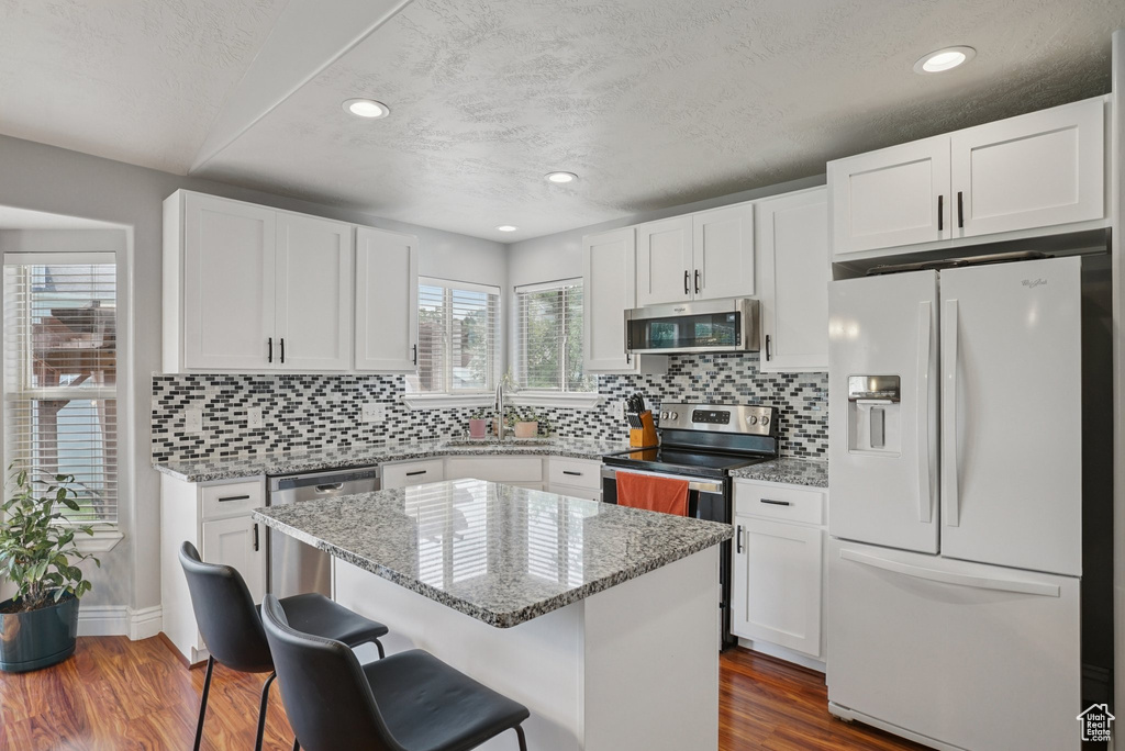 Photo 10 for MLS #2109169 at 6123 W August Ln