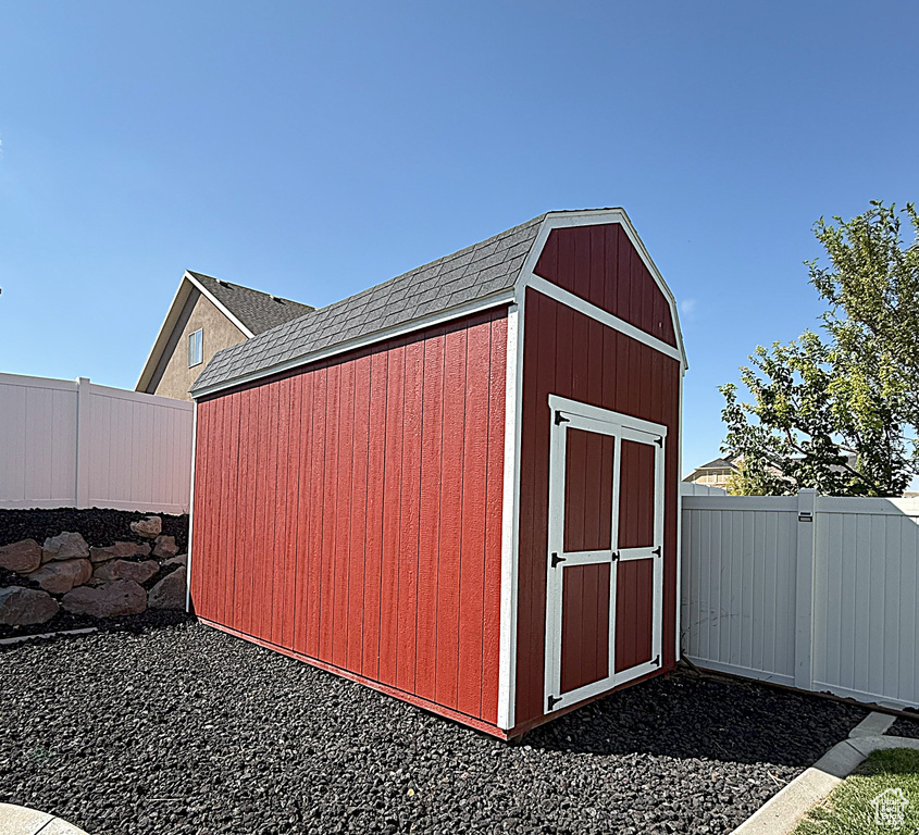 8404 S SNOW CANYON DR West Jordan, UT 84081